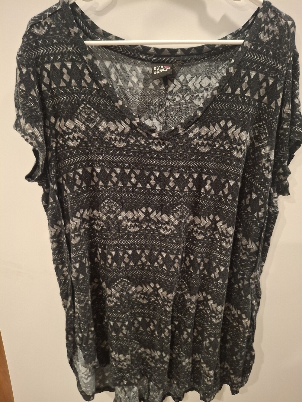 eye candy Black & Gray Geometric V-Neck Tunic